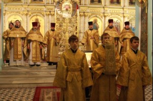 Божественная литургия в Духосошественском кафедральном соборе г. Саратова