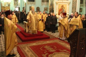 Божественная литургия в Духосошественском кафедральном соборе г. Саратова