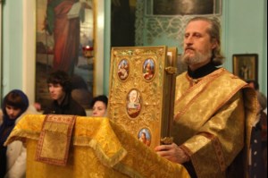 Божественная литургия в Духосошественском кафедральном соборе г. Саратова