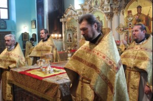 Божественная литургия в Духосошественском кафедральном соборе г. Саратова
