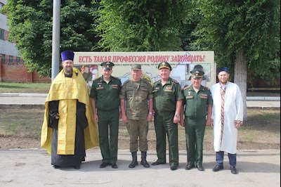 Священник благословил личный состав войсковой части