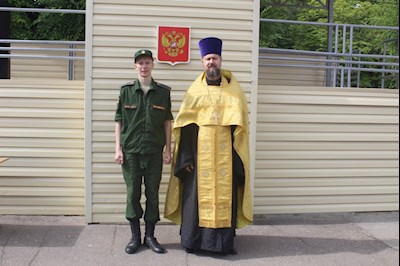 Священник благословил личный состав войсковой части