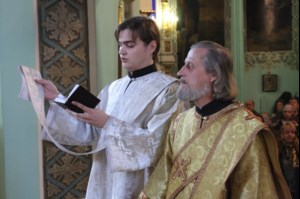 Божественная литургия в Духосошественском кафедральном соборе г. Саратова