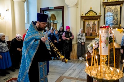 Епископ Симон совершил всенощное бдение в храме в честь иконы Божией Матери «Утоли моя печали» г. Саратова
