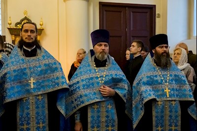 Епископ Симон совершил всенощное бдение в храме в честь иконы Божией Матери «Утоли моя печали» г. Саратова