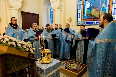 Епископ Симон совершил всенощное бдение в храме в честь иконы Божией Матери «Утоли моя печали» г. Саратова