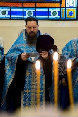 Епископ Симон совершил всенощное бдение в храме в честь иконы Божией Матери «Утоли моя печали» г. Саратова