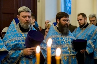 Епископ Симон совершил всенощное бдение в храме в честь иконы Божией Матери «Утоли моя печали» г. Саратова