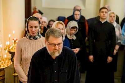 Епископ Симон совершил всенощное бдение в храме в честь иконы Божией Матери «Утоли моя печали» г. Саратова