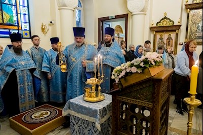 Епископ Симон совершил всенощное бдение в храме в честь иконы Божией Матери «Утоли моя печали» г. Саратова