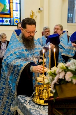 Епископ Симон совершил всенощное бдение в храме в честь иконы Божией Матери «Утоли моя печали» г. Саратова