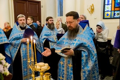 Епископ Симон совершил всенощное бдение в храме в честь иконы Божией Матери «Утоли моя печали» г. Саратова
