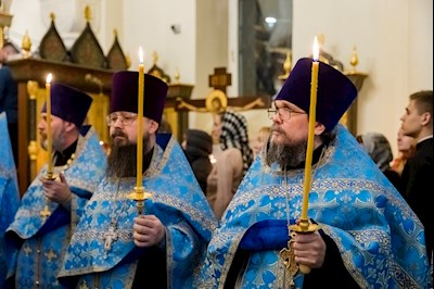 Епископ Симон совершил всенощное бдение в храме в честь иконы Божией Матери «Утоли моя печали» г. Саратова
