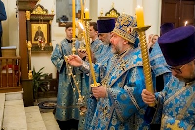 Епископ Симон совершил всенощное бдение в храме в честь иконы Божией Матери «Утоли моя печали» г. Саратова