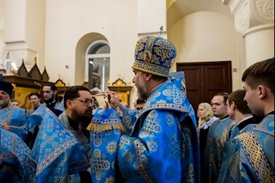 Епископ Симон совершил всенощное бдение в храме в честь иконы Божией Матери «Утоли моя печали» г. Саратова