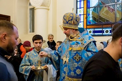 Епископ Симон совершил всенощное бдение в храме в честь иконы Божией Матери «Утоли моя печали» г. Саратова
