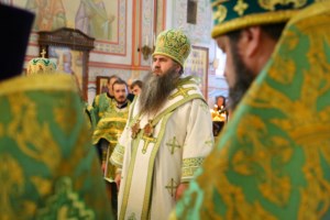 Митрополит Лонгин совершил Литургию в Преображенском соборе Серафимо-Дивеевского монастыря