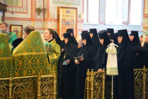 Митрополит Лонгин совершил Литургию в Преображенском соборе Серафимо-Дивеевского монастыря