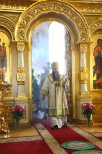 Митрополит Лонгин совершил Литургию в Преображенском соборе Серафимо-Дивеевского монастыря