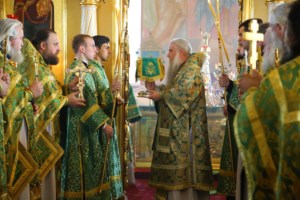 Митрополит Лонгин совершил Литургию в Преображенском соборе Серафимо-Дивеевского монастыря
