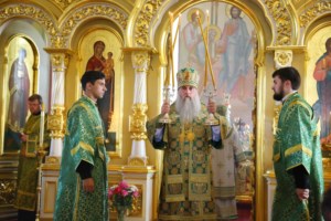Митрополит Лонгин совершил Литургию в Преображенском соборе Серафимо-Дивеевского монастыря