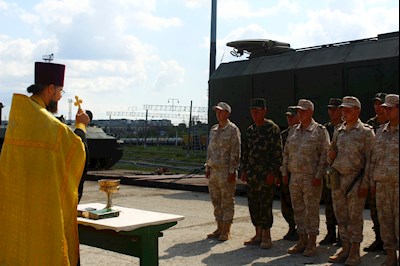 Священник освятил военную технику перед отправкой на состязания