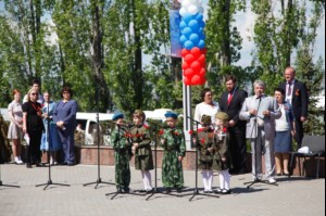 Митрополит Лонгин принял участие в торжественных мероприятиях в парке Победы на Соколовой горе