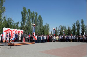 Митрополит Лонгин принял участие в торжественных мероприятиях в парке Победы на Соколовой горе