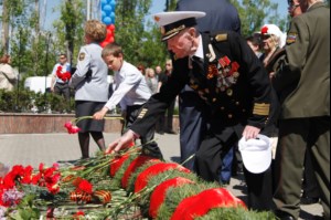 Митрополит Лонгин принял участие в торжественных мероприятиях в парке Победы на Соколовой горе