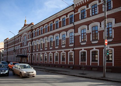 Вечернее богослужение на Архиерейском подворье — в храме во имя святого апостола и евангелиста Иоанна Богослова при СПДС