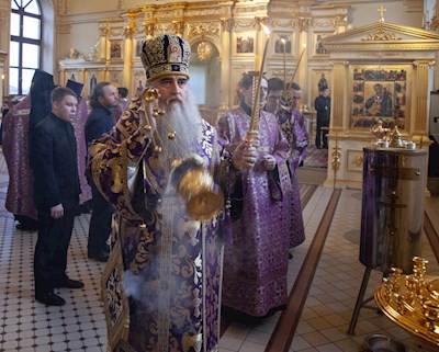 Вечернее богослужение на Архиерейском подворье — в храме во имя святого апостола и евангелиста Иоанна Богослова при СПДС