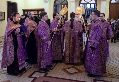 Вечернее богослужение на Архиерейском подворье — в храме во имя святого апостола и евангелиста Иоанна Богослова при СПДС