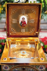 В Саратов доставлены мощи святого великомученика и целителя Пантелеимона