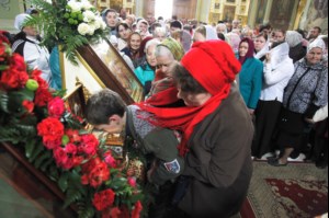 В Саратов доставлены мощи святого великомученика и целителя Пантелеимона