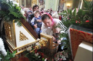 В Саратов доставлены мощи святого великомученика и целителя Пантелеимона