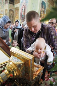 В Саратов доставлены мощи святого великомученика и целителя Пантелеимона