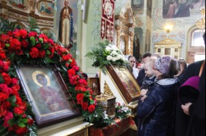 В Саратов доставлены мощи святого великомученика и целителя Пантелеимона