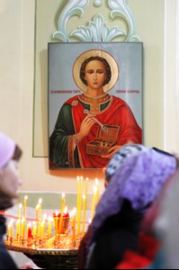 В Саратов доставлены мощи святого великомученика и целителя Пантелеимона
