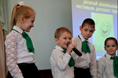 В Саратове прошел епархиальный фестиваль детского творчества «Поделись радостью с другом»
