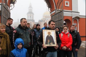 Свято-Алексиевский женский монастырь Саратова посетили участники пробега «Православная Волга»