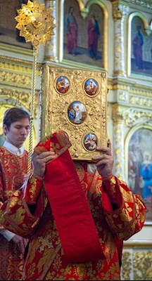 Божественная литургия в храме Сошествия Святого Духа г. Саратова