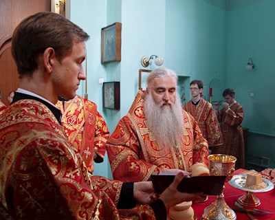 Божественная литургия в храме Сошествия Святого Духа г. Саратова