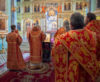 Божественная литургия в храме Сошествия Святого Духа г. Саратова