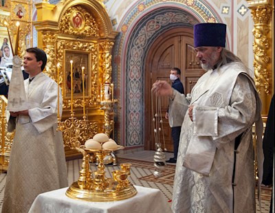Всенощное бдение в Свято-Троицком кафедральном соборе г. Саратова