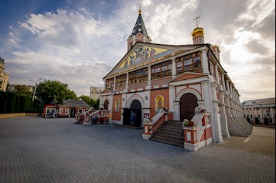 Молебен в Свято-Троицком кафедральном соборе г. Саратова
