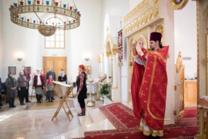 Совершена Пасхальная литургия с сурдопереводом