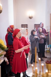 Совершена Пасхальная литургия с сурдопереводом