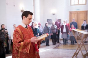 Совершена Пасхальная литургия с сурдопереводом