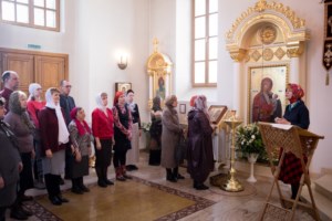 Совершена Пасхальная литургия с сурдопереводом