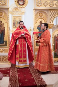 Совершена Пасхальная литургия с сурдопереводом
